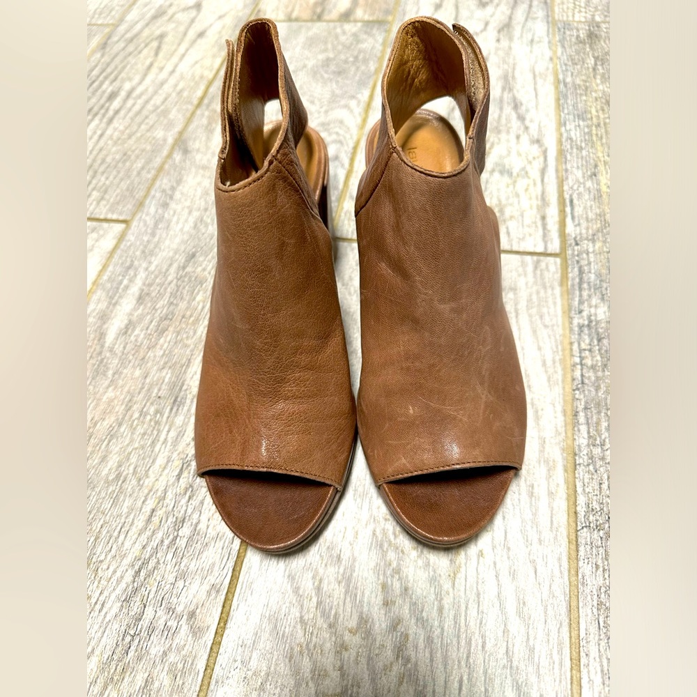 NEW Laura Bellariva Peep Bootie Italy Leather Size 6/36